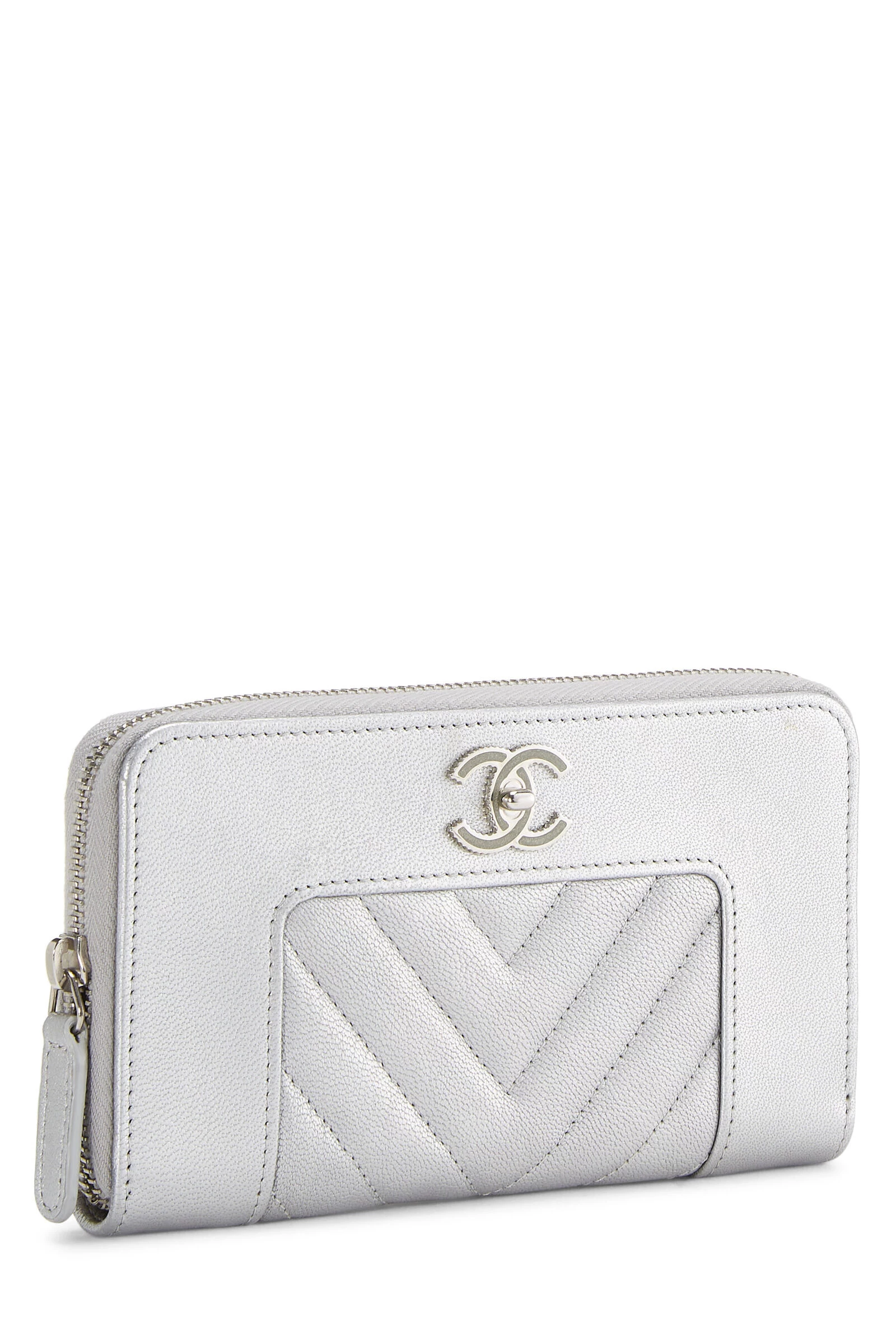 Chanel Silver Lambskin Mademoiselle Vintage Zippy 2 Chanel Silver Lambskin Mademoiselle Vintage Zippy - Image 2