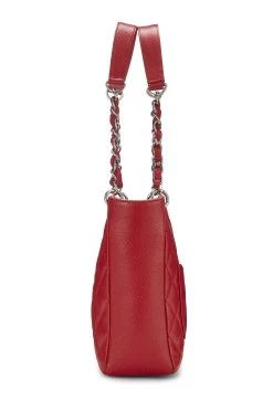 Chanel Red Quilted Caviar Petite Shopping Tote (PST) 8 Chanel Red Quilted Caviar Petite Shopping Tote (PST) -Fashion clothing Q6B12X0FRB020 3